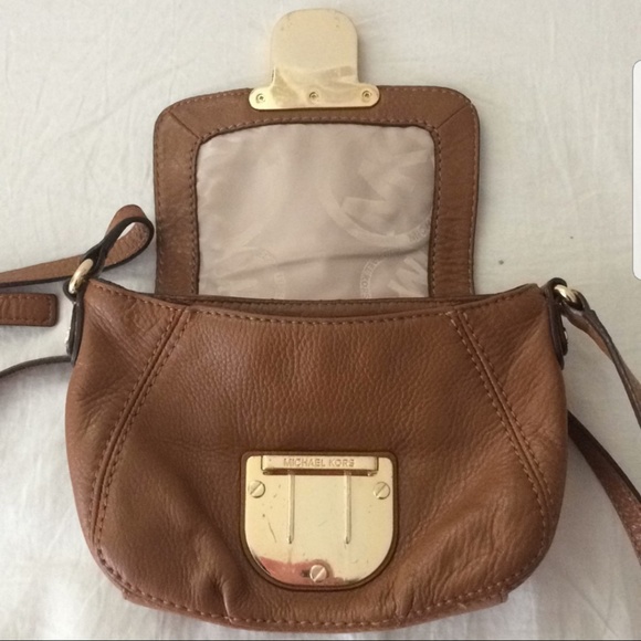 MK Charleston Crossbody - Picture 4 of 8